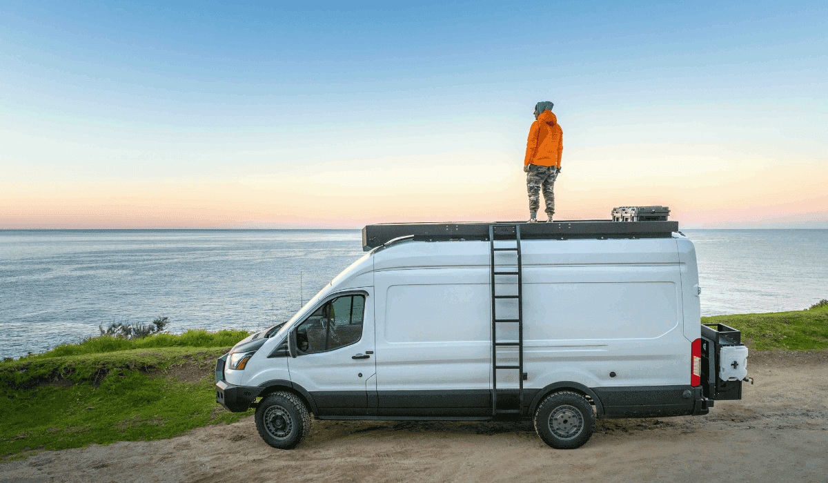 Peut-on aménager un fourgon soi-même et être en règle ?